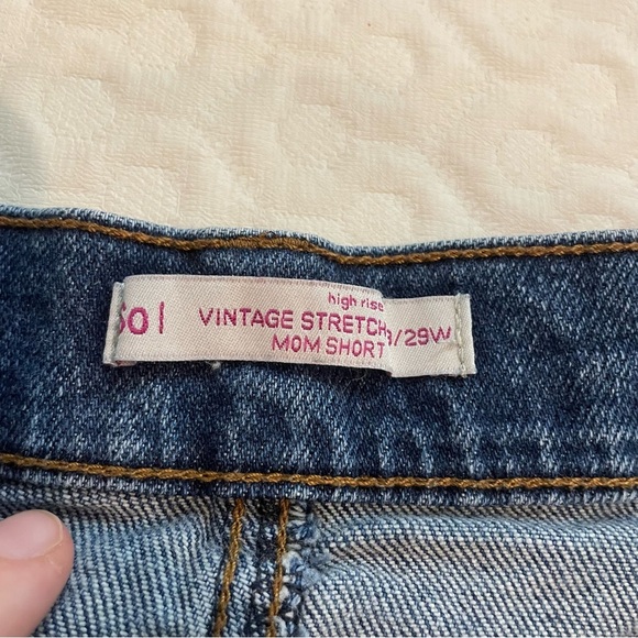 SO Distressed Denim Women's Shorts High Rise Vintage Stretch Mom Shorts 9 29W - Picture 4 of 10